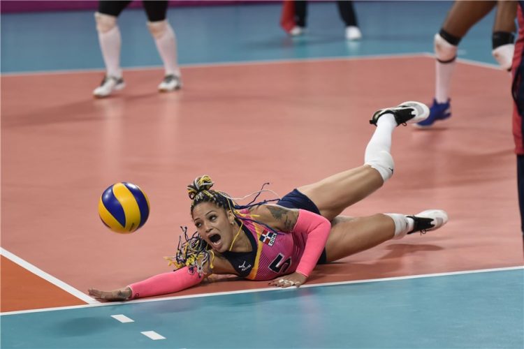 Brenda Castillo jogando pela Seleção Dominicana