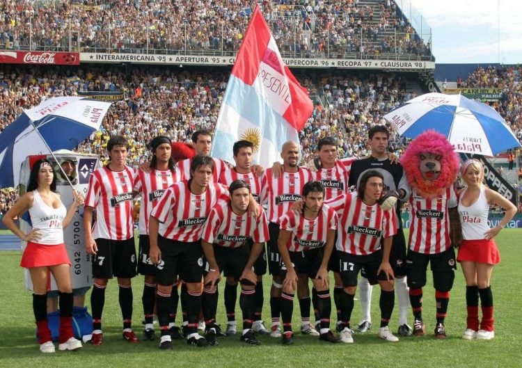 Foto do título do Estudiantes