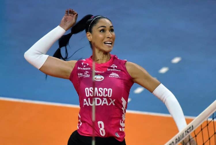 Jaqueline em atuação pelo Osasco