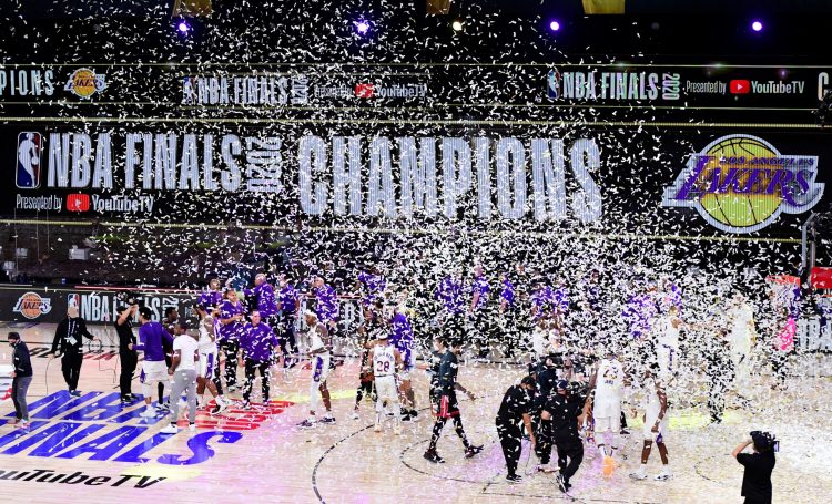 Imagem da comemoração do título Lakers na NBA