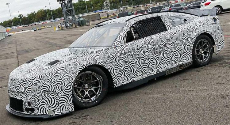 Primeiro modelo de testes da setima geração de carros da nascar
