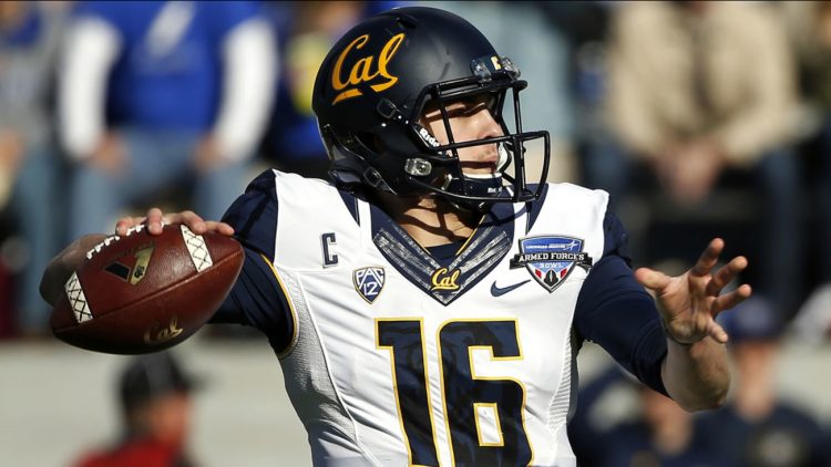 Imagem de Jared Goff no futebol americano universitário