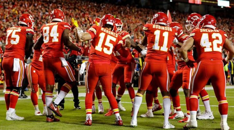 Imagem da comemoração dos jogadores do Kansas City Chiefs