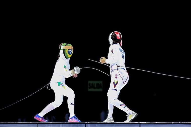 Imagem de Nathalie Moellhausen competindo pelo Brasil