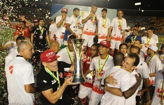Comemoração do Vila Nova na conquista da Série C de 2015