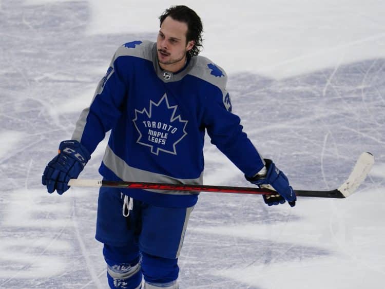 Auston Matthews está entre os jogadores mais bem pagos da NHL