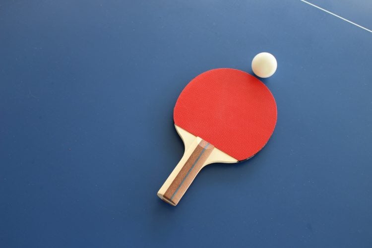 A raquete é um dos principais equipamentos do tênis de mesa