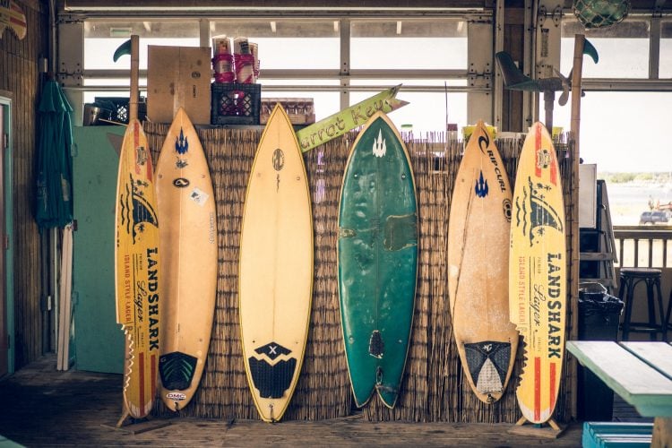 É preciso conhecer os tipos para saber como escolher uma prancha de surf