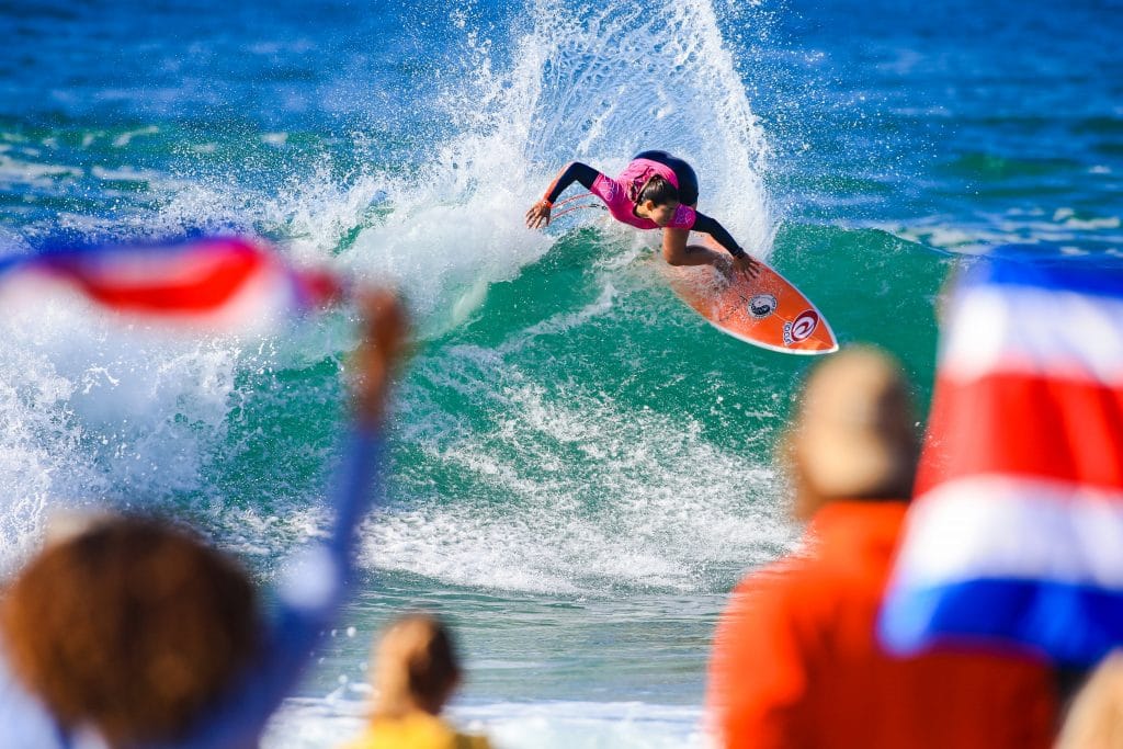 Surfistas fazem abaixo-assinado para WSL respeitar ranking de acesso