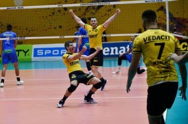 Franco decide, Guarulhos surpreende e abre vantagem sobre o favorito Vôlei Renata na final do Paulista Masculino