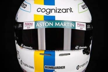 Em protesto contra guerra, Vettel muda capacete com as cores ucranianas