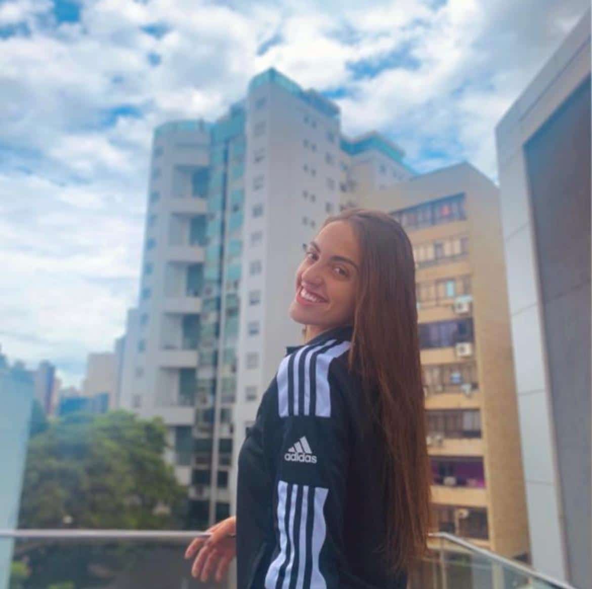 Camila Brait se afasta das quadras pelo desejo de ser mãe novamente