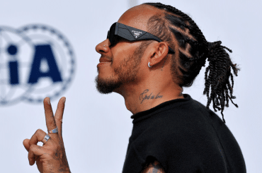 Hamilton sai em defesa dos direitos LGBTQIA+ e protesta contra lei de país africano