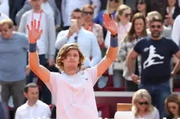 Andrey Rublev faz semifinal em torneio bósnio