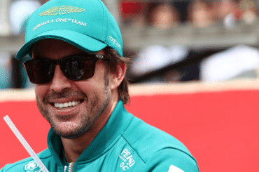 Alonso despeja favoritismo na Red Bull: “Pilotamos sem pressão”