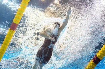 Americana quebra recorde de Michael Phelps no Mundial 2023