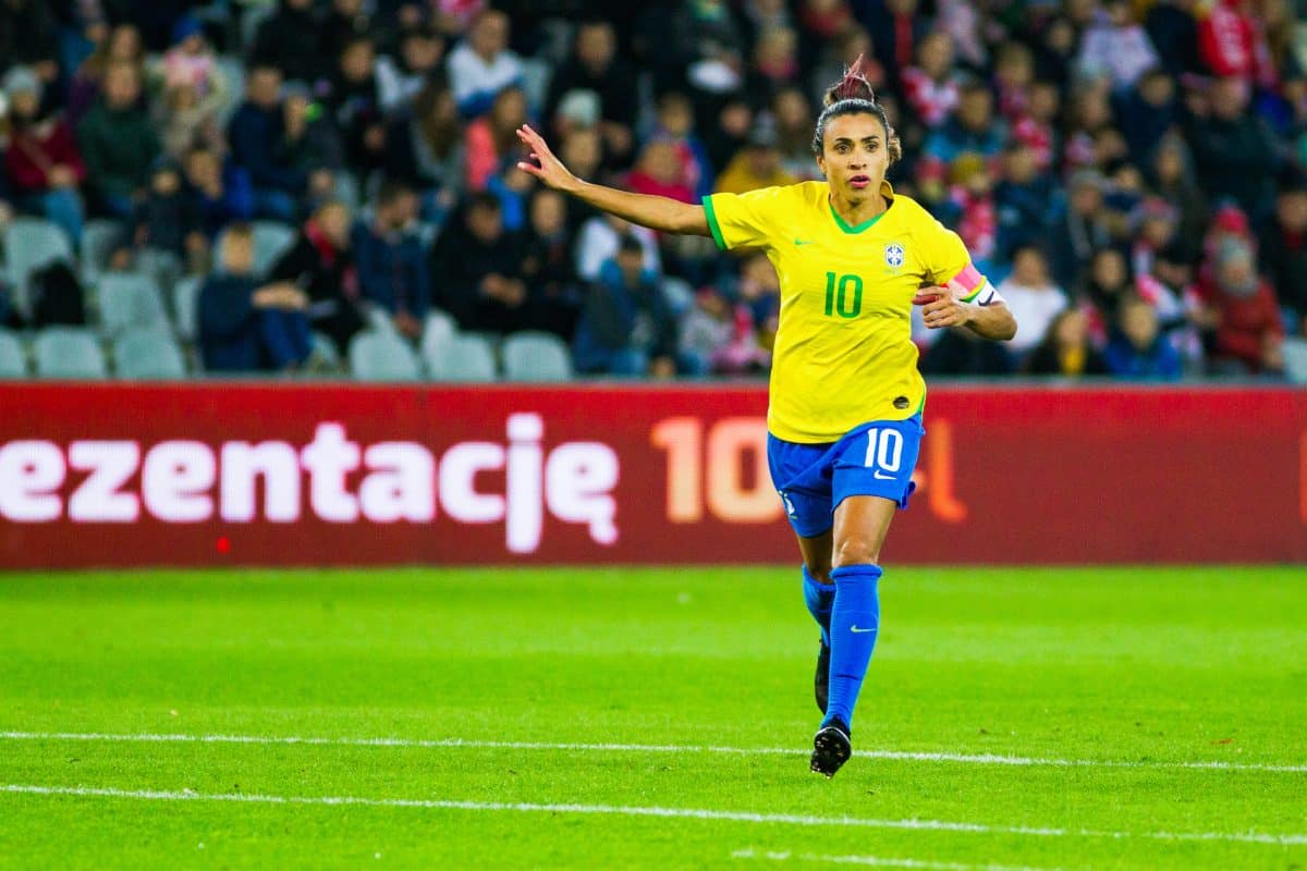 As 10 melhores jogadoras de futebol feminino do mundo da história e na atualidade [2024]