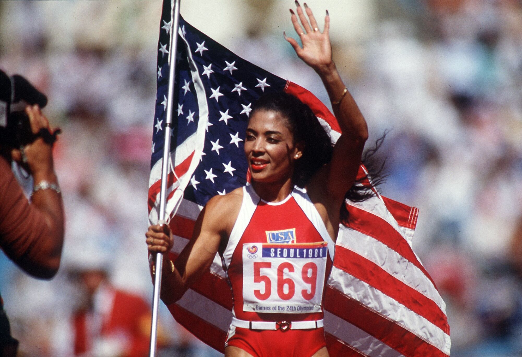 (Icon Sport) Florence Griffith-Joyner é uma lenda das pistas e detêm alguns recordes mundiais de atletismo até hoje