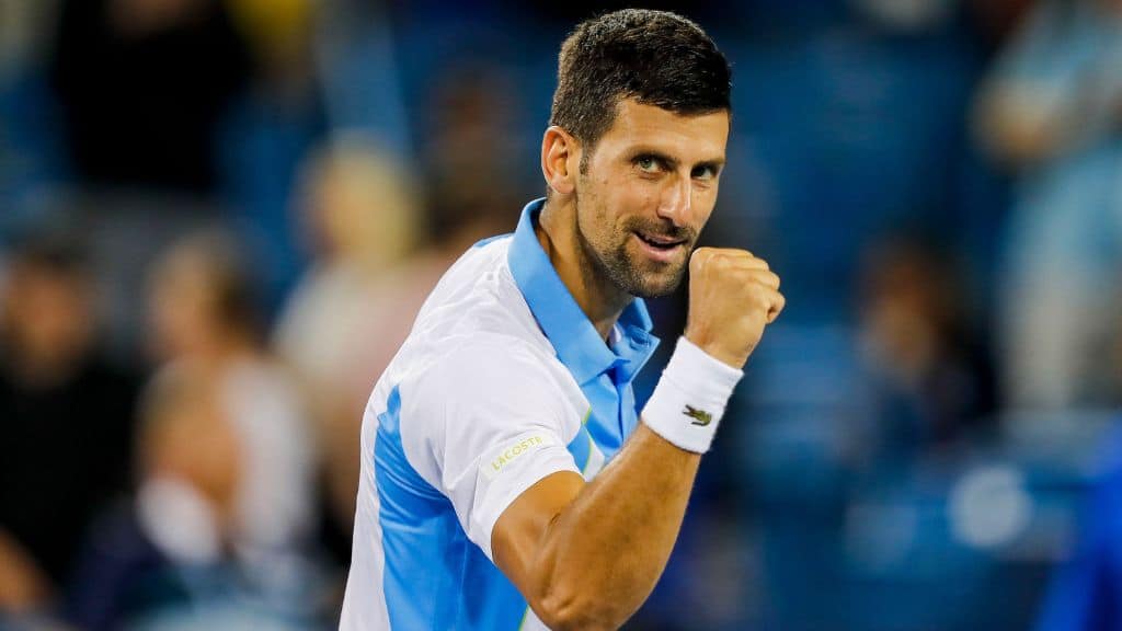 Djokovic marca retorno ao US Open com atitude irreverente