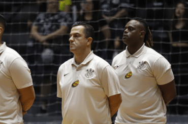 Técnico do Corinthians, Silvio Santander revela segredo da vitória no Paulistão de Basquete
