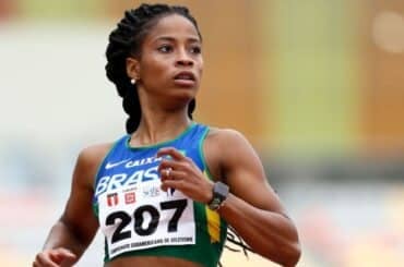 Brasileira sofre e não avança no mundial de atletismo