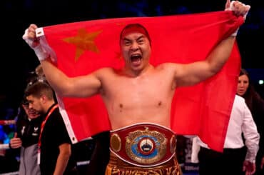 Aos 40 anos, Zhilei Zhang desafia lendas do boxe