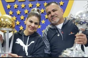 Morre treinador de boxe enquanto acompanhava luta de esposa