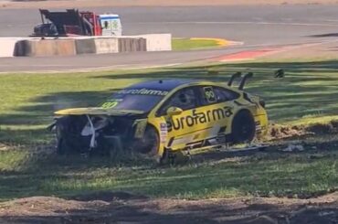 Acidente na Stock Car! Ricardo Maurício perde freio e bate nos pneus