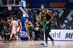 Brasil choca mídia internacional com vitória sobre Canadá na Copa do Mundo de Basquete: "Perturbador!"