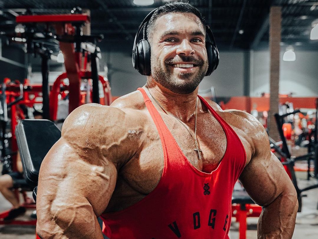 Esse fisiculturista está se tornando um monstro! Entenda tudo e veja seu físico