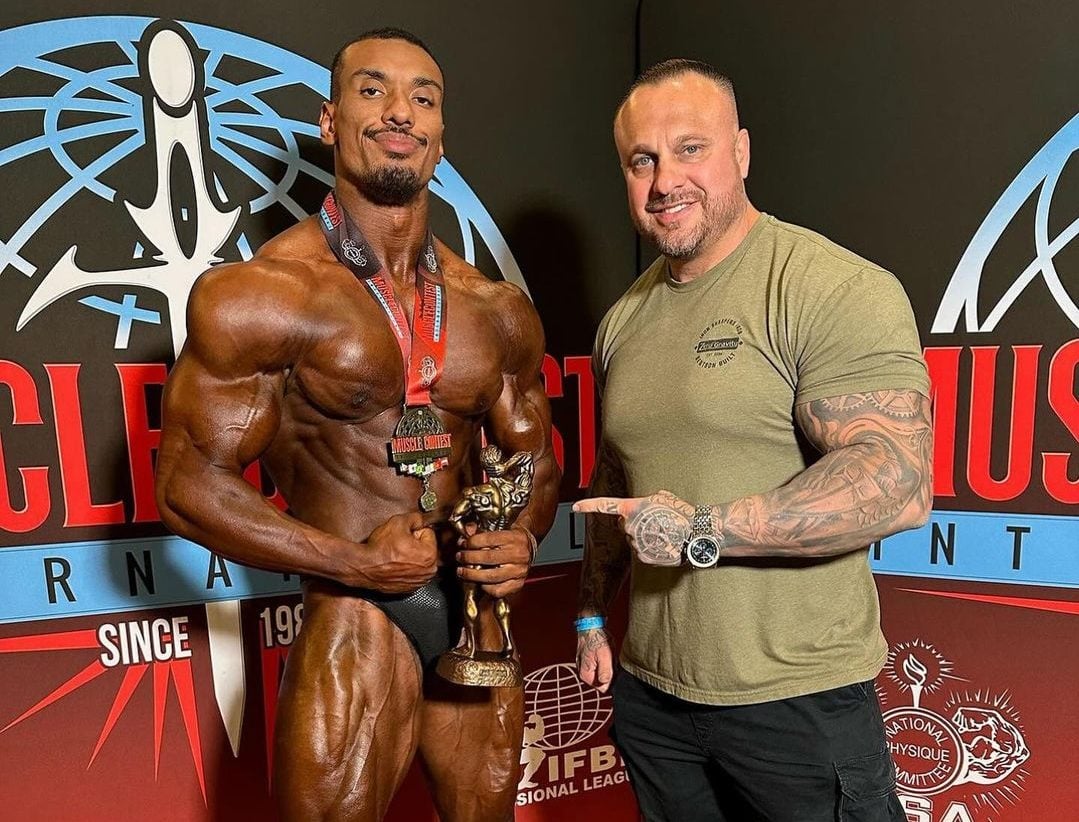 Larry Wheels deixa powerlifting de lado e se aventura em outro esporte: foi campeão?