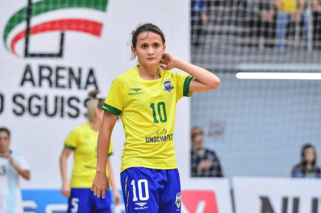 Amandinha possui 8 prêmios da UMBRO Futsal Awards