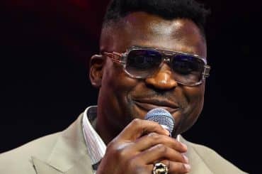 Estreia de Francis Ngannou no BOXE tem DEDO de Mike Tyson
