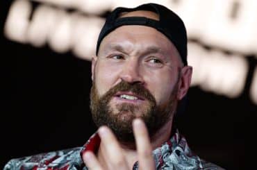 “Cruzado de R$1 BILHÃO!”, Tyson Fury pode faturar fortuna em lutas na Arábia Saudita e enfrenta lenda do UFC