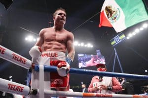 Campeão mundial de boxe recebe proposta surpreendente de youtuber