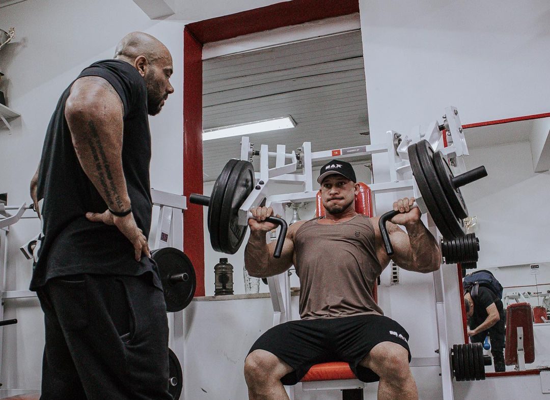 Ramon Dino trocou o talento na calistenia para virar top 2 do Mr. Olympia