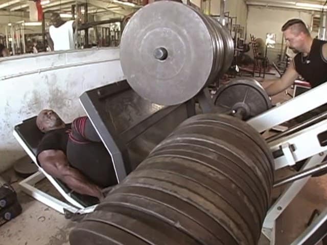 Ronnie Coleman revela o segredo de seu reinado no fisiculturismo e o mundo entra em choque