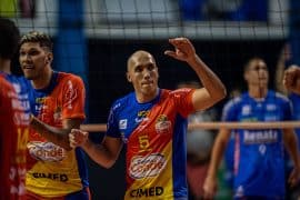 Matheus Brasília revela segredos do sucesso do Farma Conde no vôlei: “É diferente por conta disso”