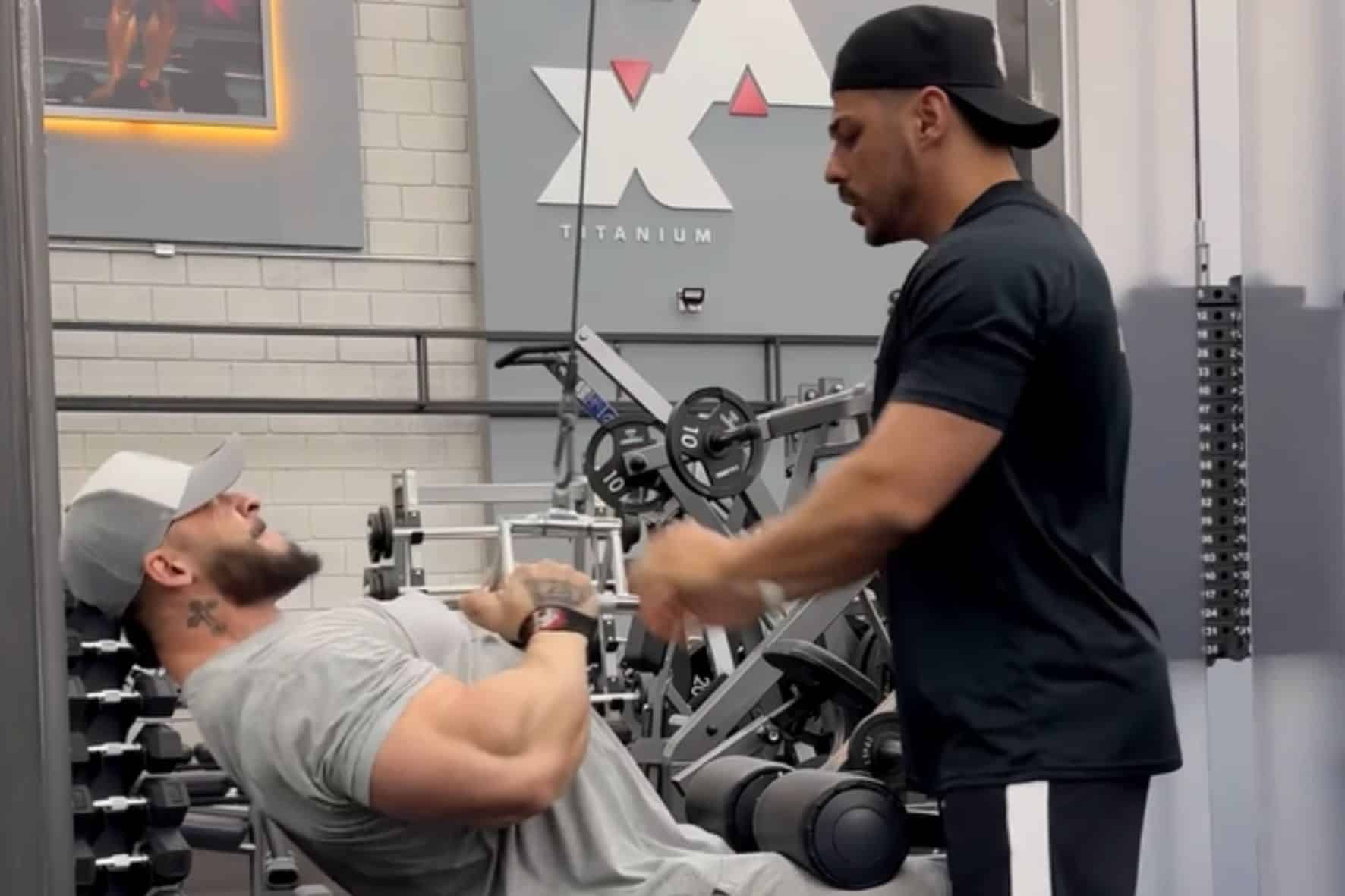Treino fofo? Fãs reagem ao treino de costas atual de Ramon Dino para o